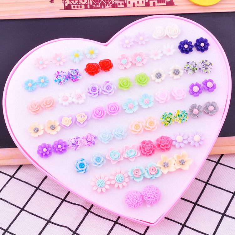 120 conjuntos de aretes de amor, aretes de resina de diamantes de temperamento femenino, joyas de plástico, joyería de Yiwu al por mayor