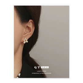 项链;耳钉;戒指