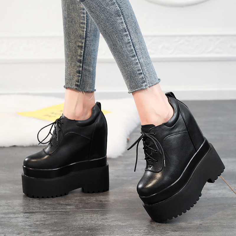 Giày sneaker nữ đế xuồng platform cao gót 16 cm dây buộc — màu đen