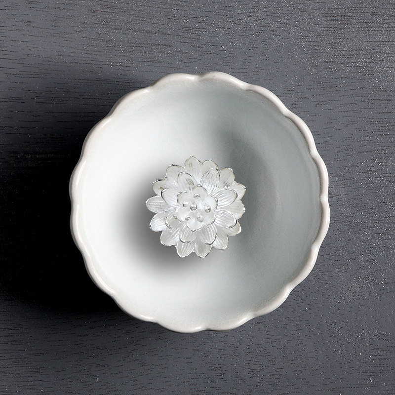 루야오 늑골 실버 로터스