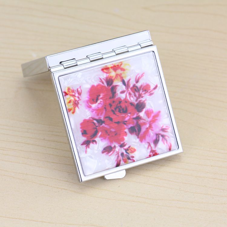 新款正方形四格银色粉饼盒 随身折叠加镜片保健品药丸盒 厂家定制