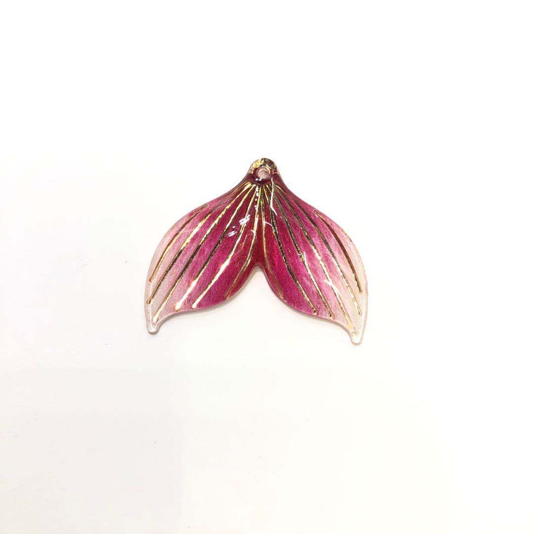 Lindo DIY solo agujero colorido sirena cola 25*30mm teléfono móvil Shell Patch ropa joyería Accesorios