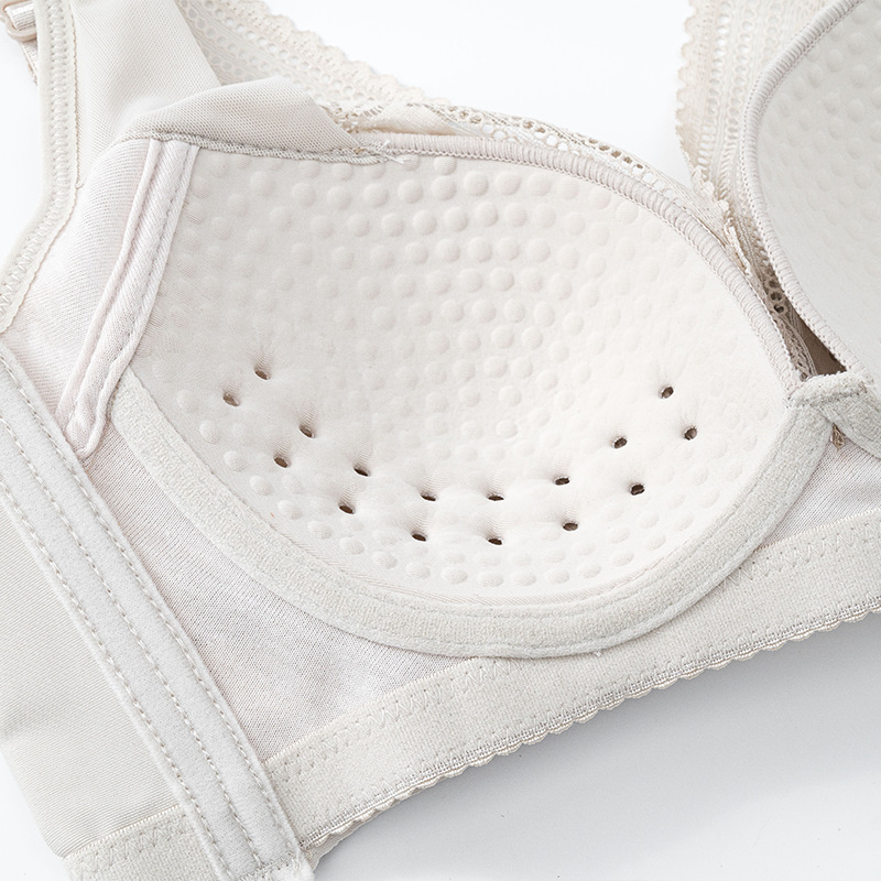 夏のブラジャーは超薄型でセクシーです。