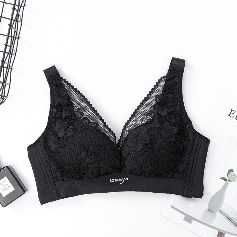 夏のブラジャーは超薄型でセクシーです。