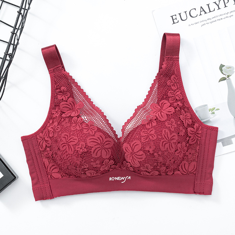 夏のブラジャーは超薄型でセクシーです。