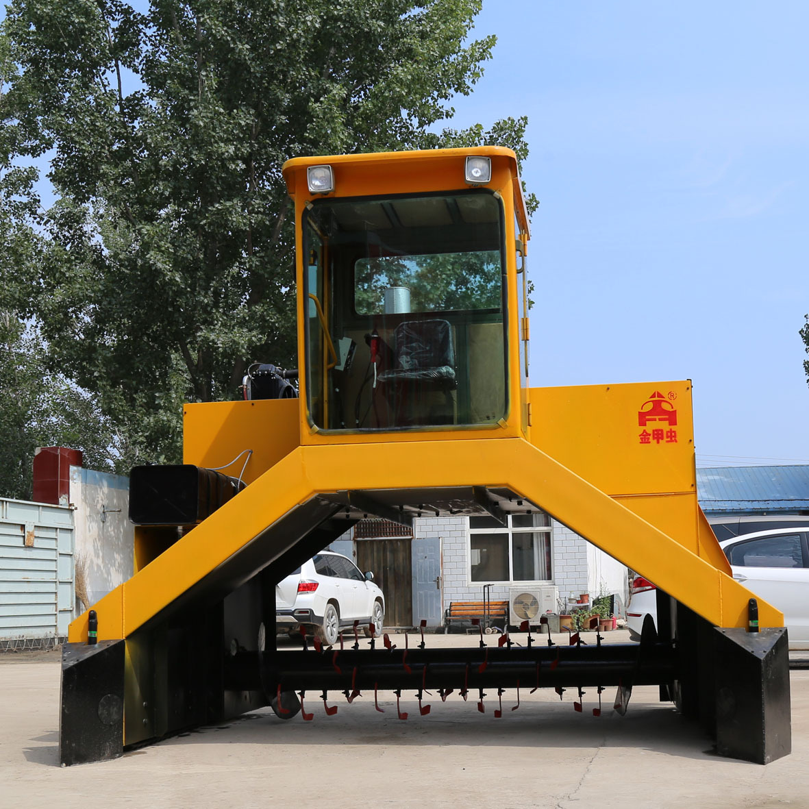 自行式有机肥翻抛机 畜禽粪便生产有机肥翻堆机