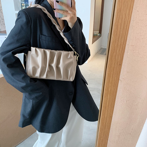 New small bag women's bag  new trendy fashion versatile shoulder armpit bag Korean version Internet celebrity crossbody small square bag