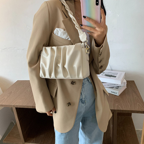 New small bag women's bag  new trendy fashion versatile shoulder armpit bag Korean version Internet celebrity crossbody small square bag