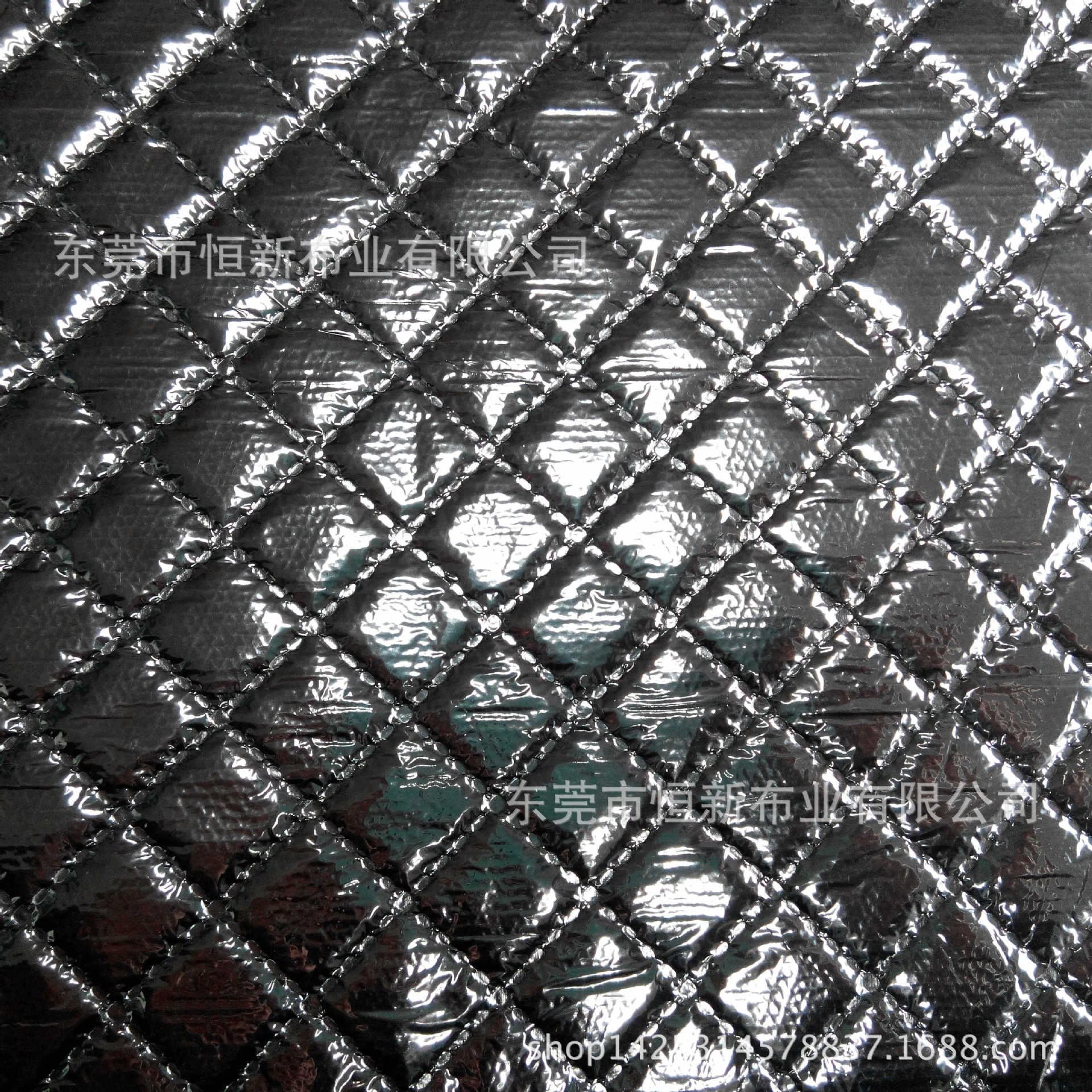 纺粘无纺布镀银膜铝膜彩色淋膜压花压纹压棉图案美观材料可保温