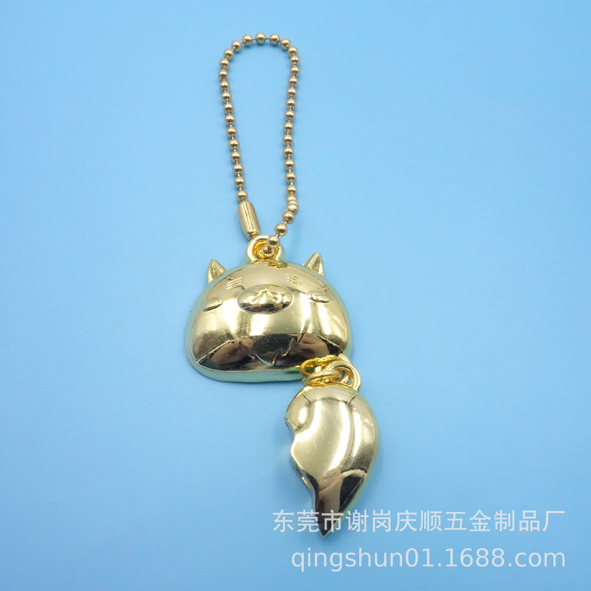 Creative design three dimensional keychain