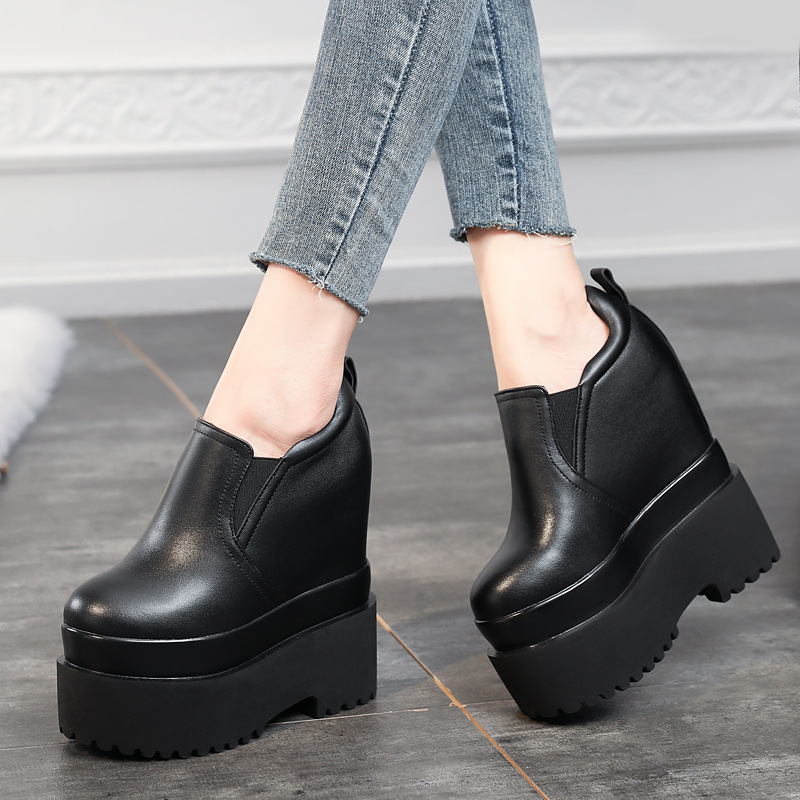 Giày sneaker nữ đế dày 16 cm tăng chiều cao phong cách trắng đơn giản — màu đen