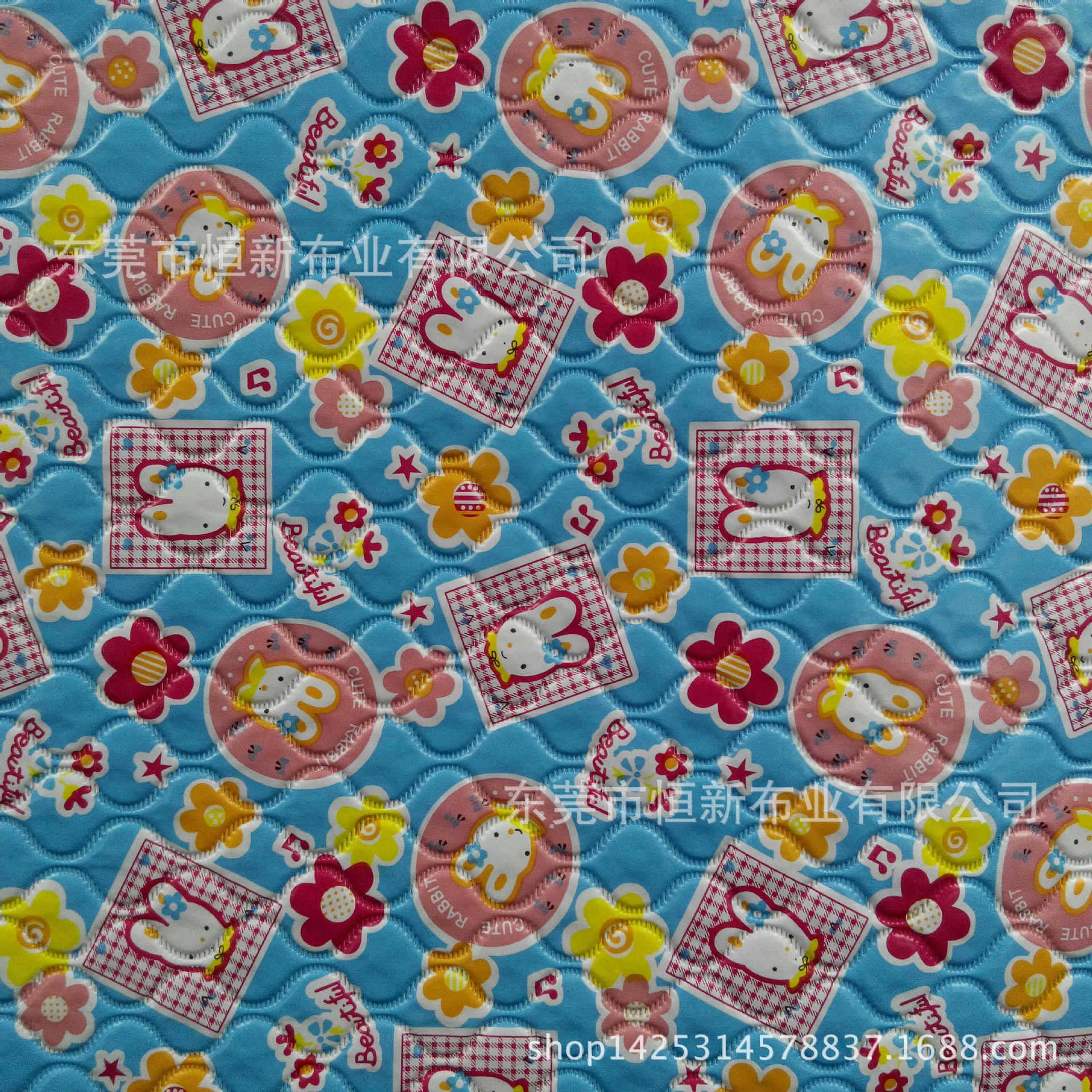 热销环保印刷pvc夹泡棉复合压花图型立体用于桌面台布经济实惠