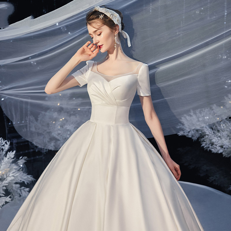 Vestido de novia de satén de talla grande con cola larga, estilo nuevo 2026, elegante estilo bosque, súper mágico, de ensueño, retro, sencillo.