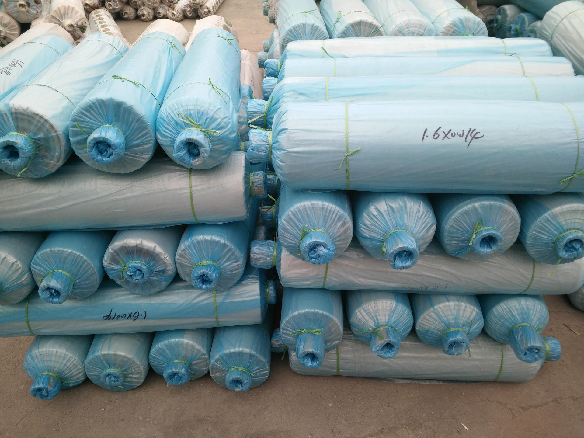 ��Ӧ��������ɫ������ƽ�ڴ�͸��������