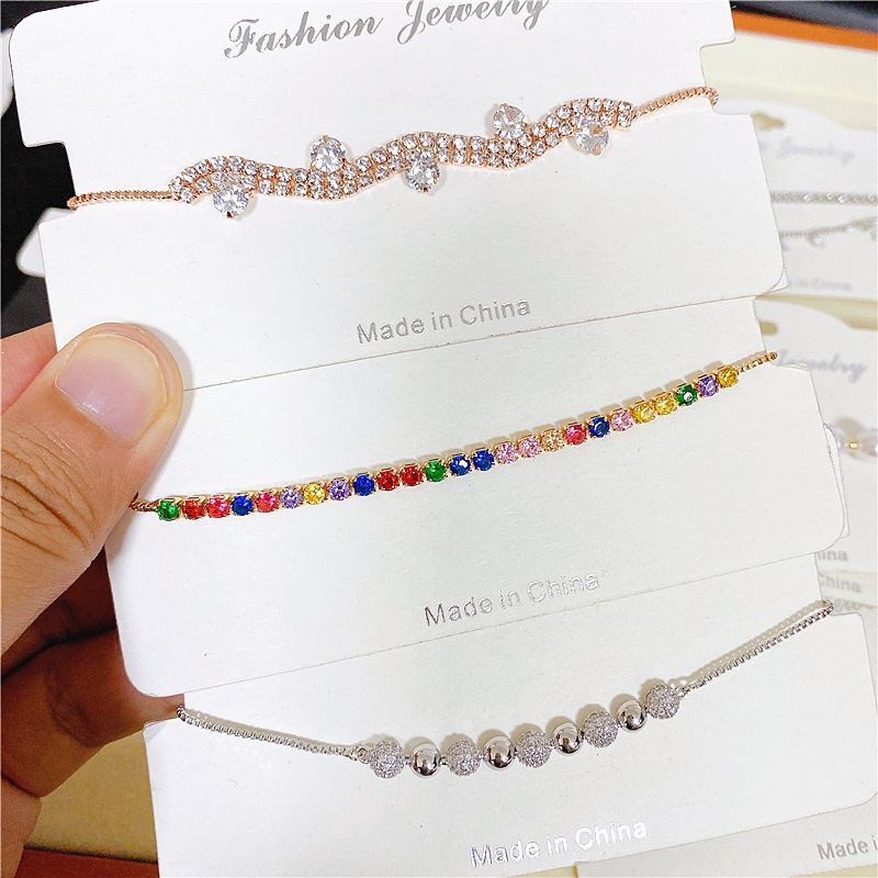 Pulsera ajustable chapada en oro con circonitas para mujer elegante_voghion.com