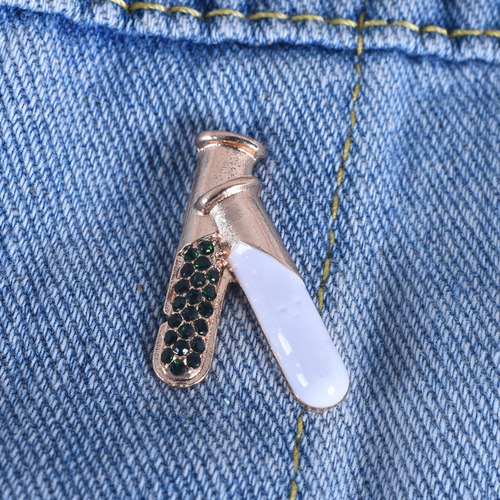 European and American summer new medical device series brooches, laboratory equipment test tube shape brooches, accessories wholesale