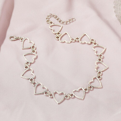 European and American new style simple hollow love necklace Alloy heart necklace Cold style hip hop neck jewelry wholesale