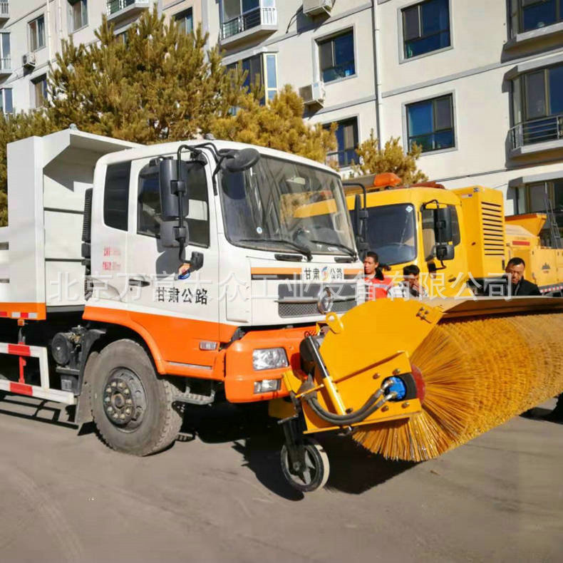 皮卡车汽车改装扫雪刷 改装扫雪车清雪机 滑移环卫扫雪车批发