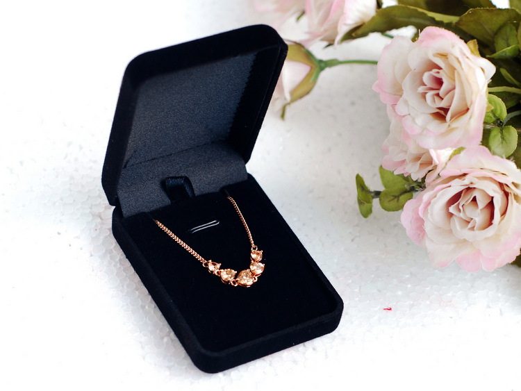 Universal necklace