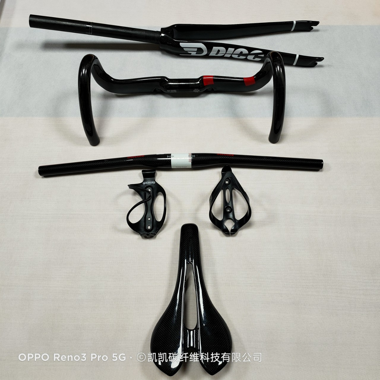 2020新款全碳纤维自行车以及附件热销中 全车不超5公斤