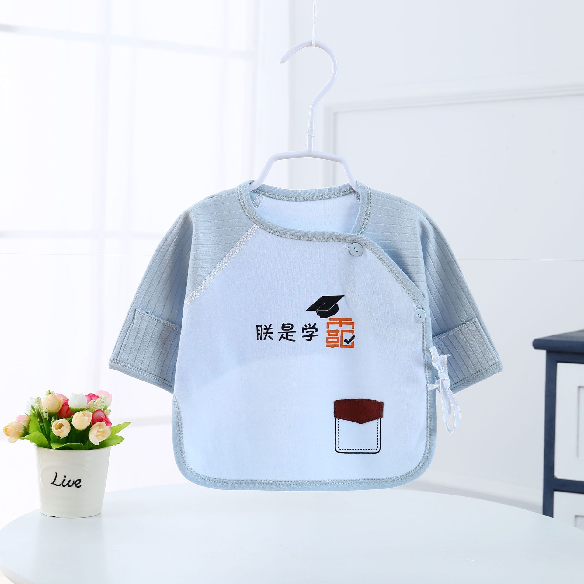 Four Seasons algodón recién nacido media espalda suministro directo de fábrica de los hombres de la niña del bebé botón de la Rebeca con cordones de las ventas directas de fábrica superior