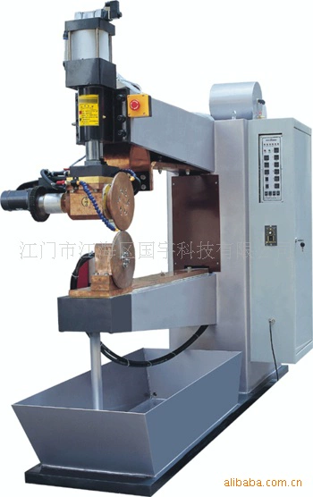 Поставка вертикального сварочного аппарата швов (изображение)