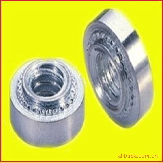 适用于超薄板材的高品质自扣紧螺母 SMPS-M3