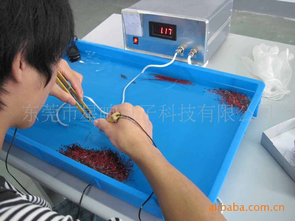 大量供应：NTC热敏电阻器，环氧树脂封装MF51红色线NTC热敏电阻