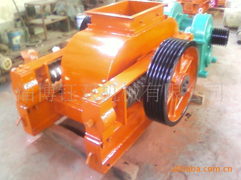 供应2PG对辊机，双辊破碎机，高锰钢辊皮