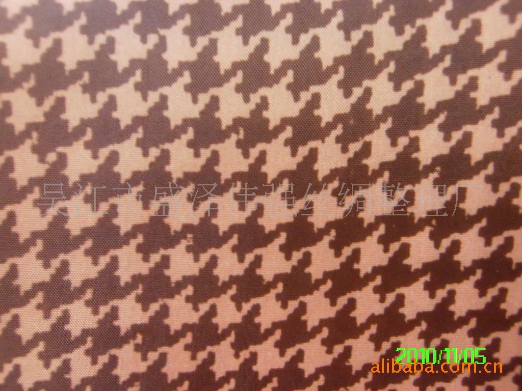 【伟强丝绸】290T春亚纺印花布