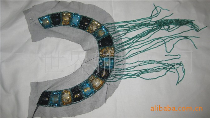 供应钉珠花边 手勾领花钉珠 成衣钉珠等手工钉珠