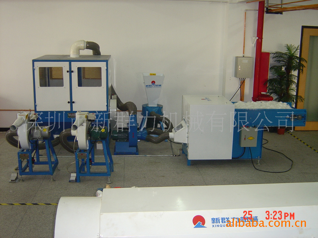 厂家专业供应沙发充棉机，枕芯充棉机，抱枕充棉机