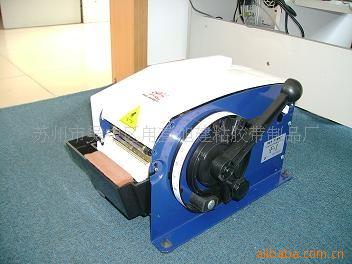 供应湿水性牛皮胶带切割机器、擦水粘胶带上水机器