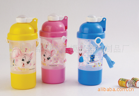 供应促销礼品儿童水壶,吸管水壶，背带水壶，塑料水壶