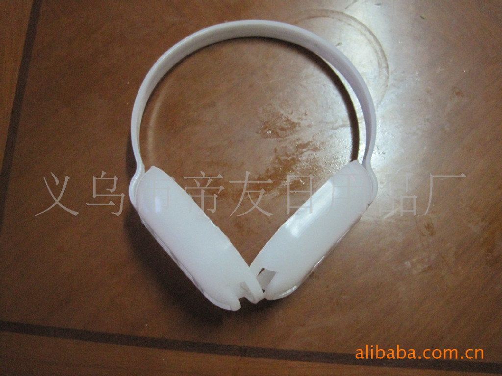 厂家供应各种保暖耳套架子/塑料耳套架子/耳套配件(图)