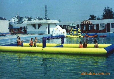 廠家移動水上樂園充氣遊泳池大型兒童水上闖關遊樂設備充氣遊泳池