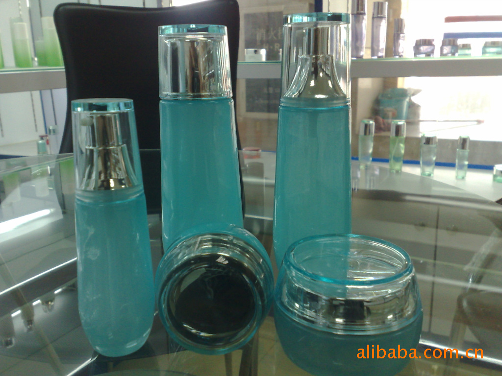 High-grade packaging materials goods in stock high-grade Cosmetics Glass Glass Products High-end bottles Factory batch bottling