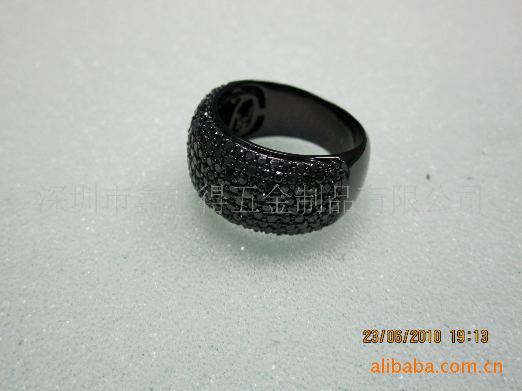 提供镶石饰品真空电镀，镶石首饰真空电镀，镶石首饰镀黑加工