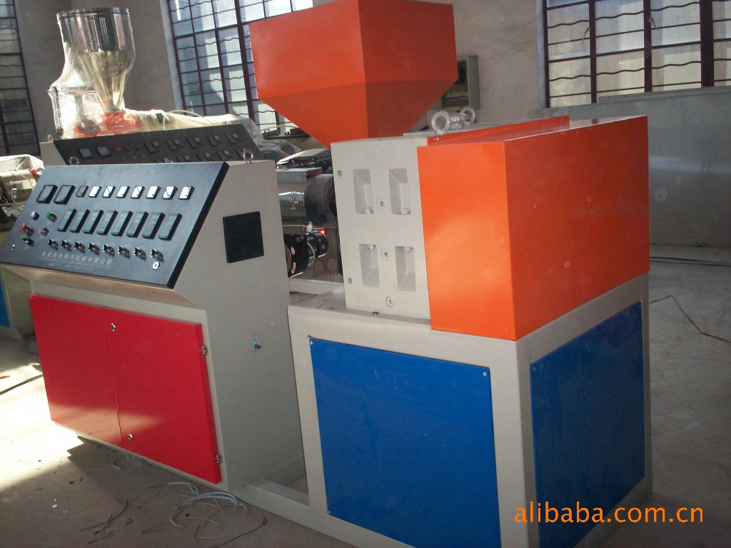 PVC喷丝地毯生产线