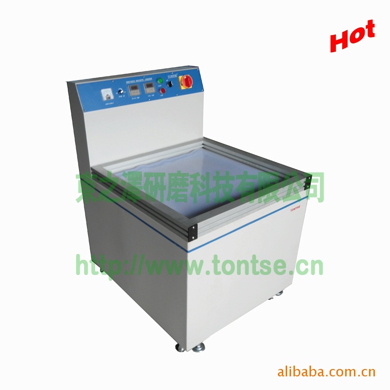 厂家供应大容量15KG磁力研磨机 五金去毛刺高速磁力抛光研磨机