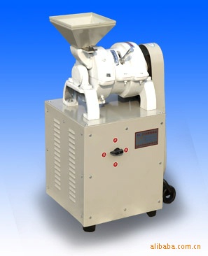 F120型中药粉碎机