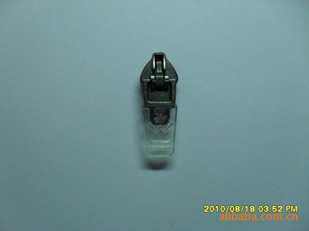 厂家直销3#、5#弹簧头注塑拉头、 拉片,拉尾,主要用于防水服饰