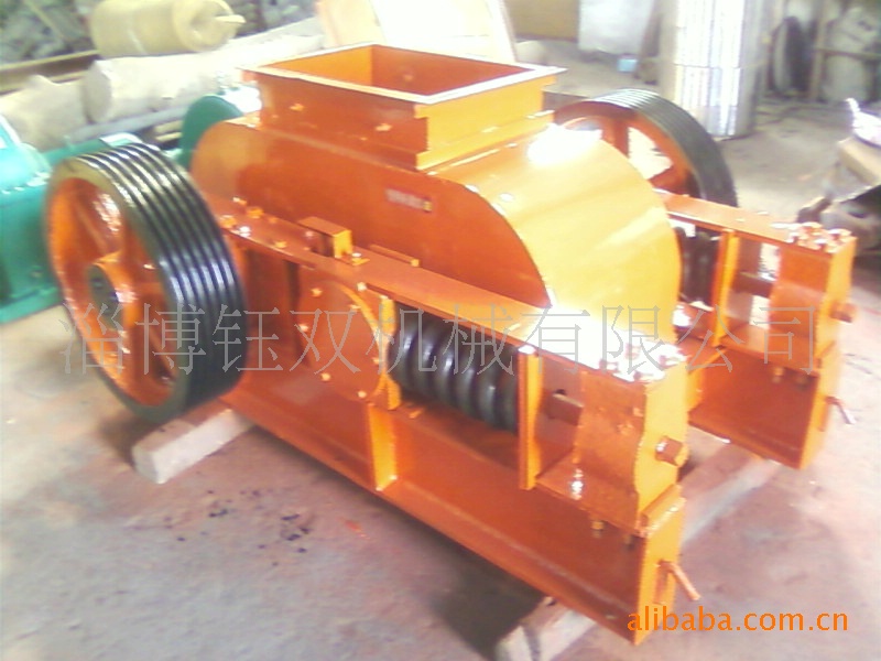 供应淄博2PG对辊机，双辊破碎机，高锰钢双辊破碎机
