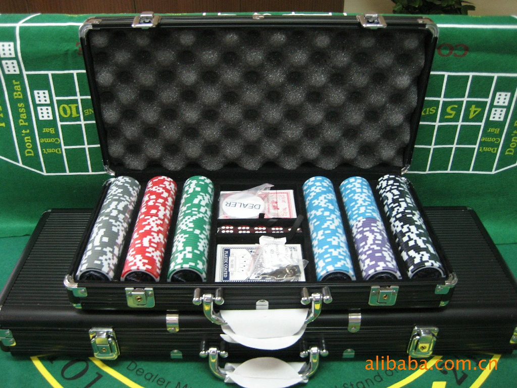 Set, coins, 200 pieces, for cards and chess