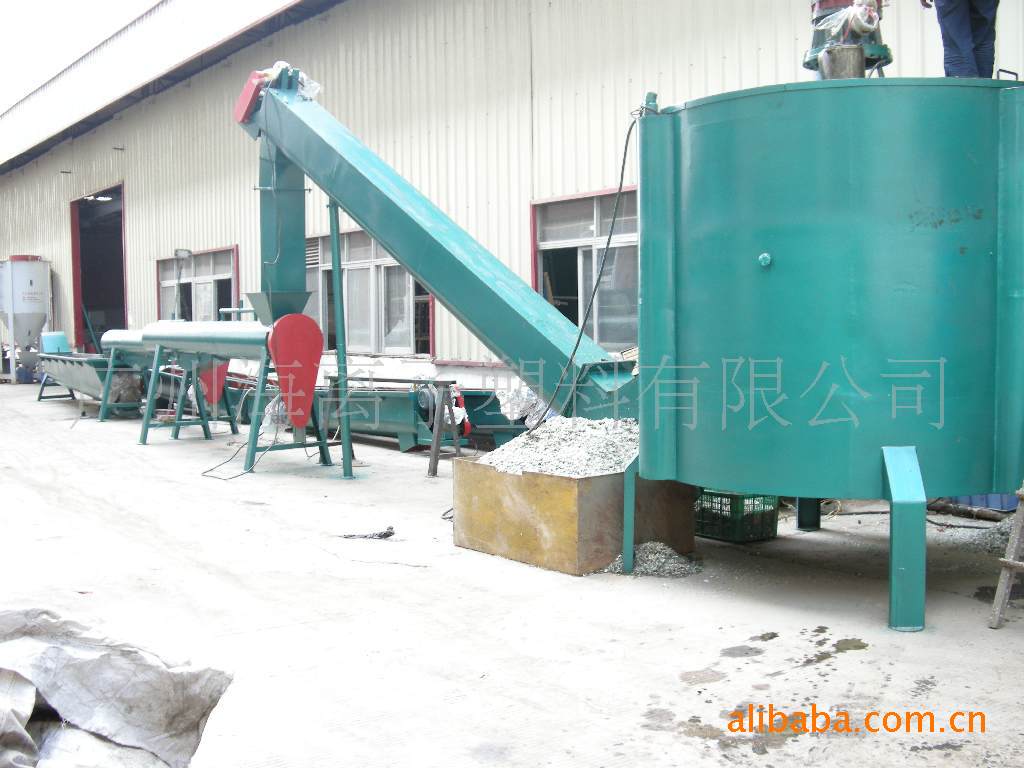 【厂价直销】海离子塑料清洗设备/多功能加温槽带抽料机