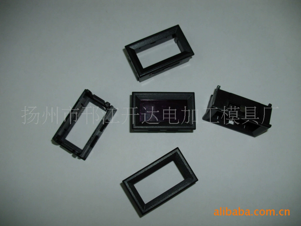 Пластиковый корпус трехпозиционного цифрового дисплея