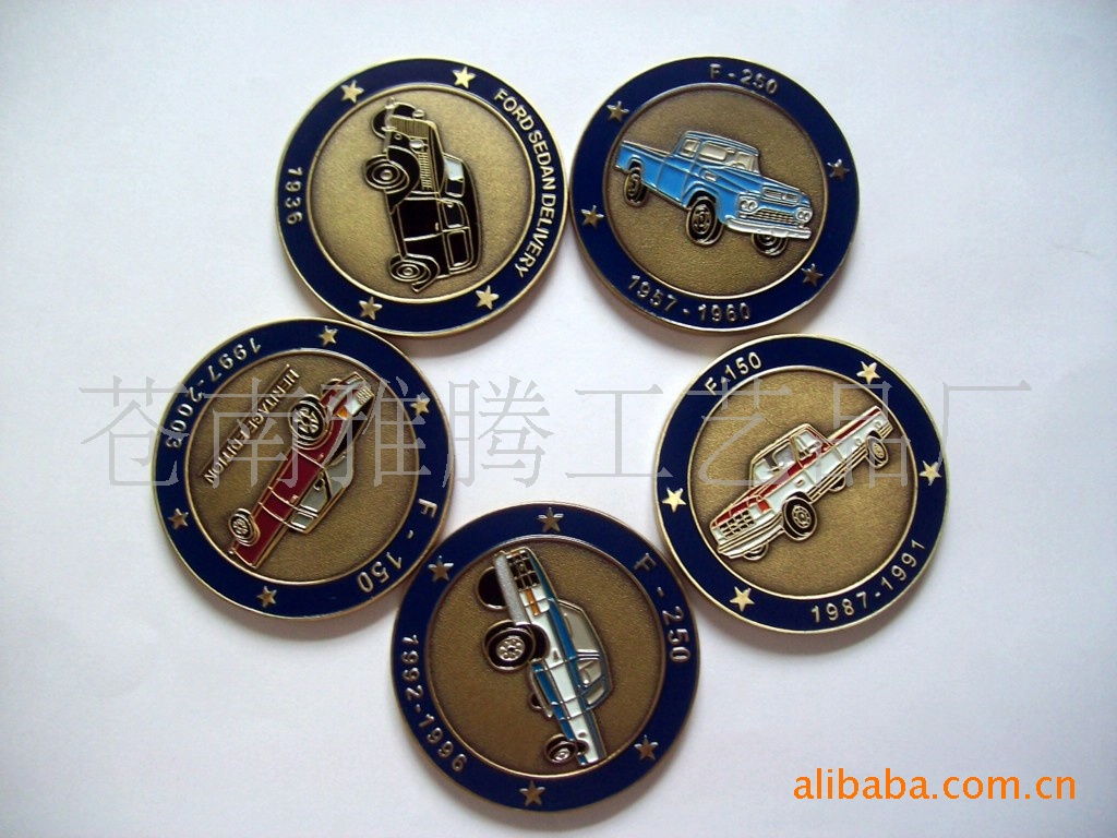 供应各种优质金属珐琅徽章 滴胶徽章定制 纪念品胸章批发