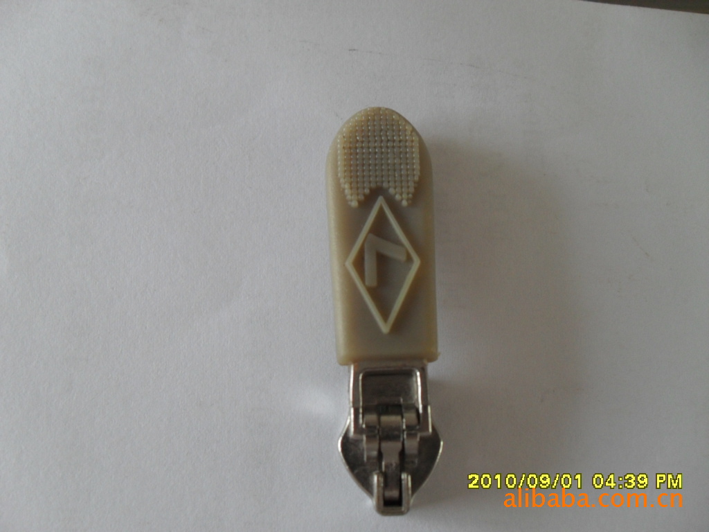 供应5#弹簧头注塑反穿拉片、5#弹簧头箱包拉片、双色套模拉牌