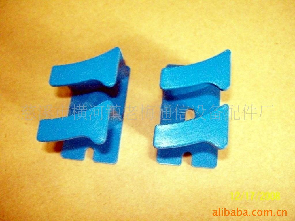 2档理线架、双联光缆固定器、二耳储线环、12芯直熔盘