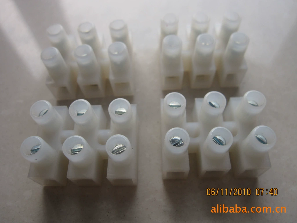 Производитель поставляет осветительную электронику PA10(MX10) три клеммы, клеммы